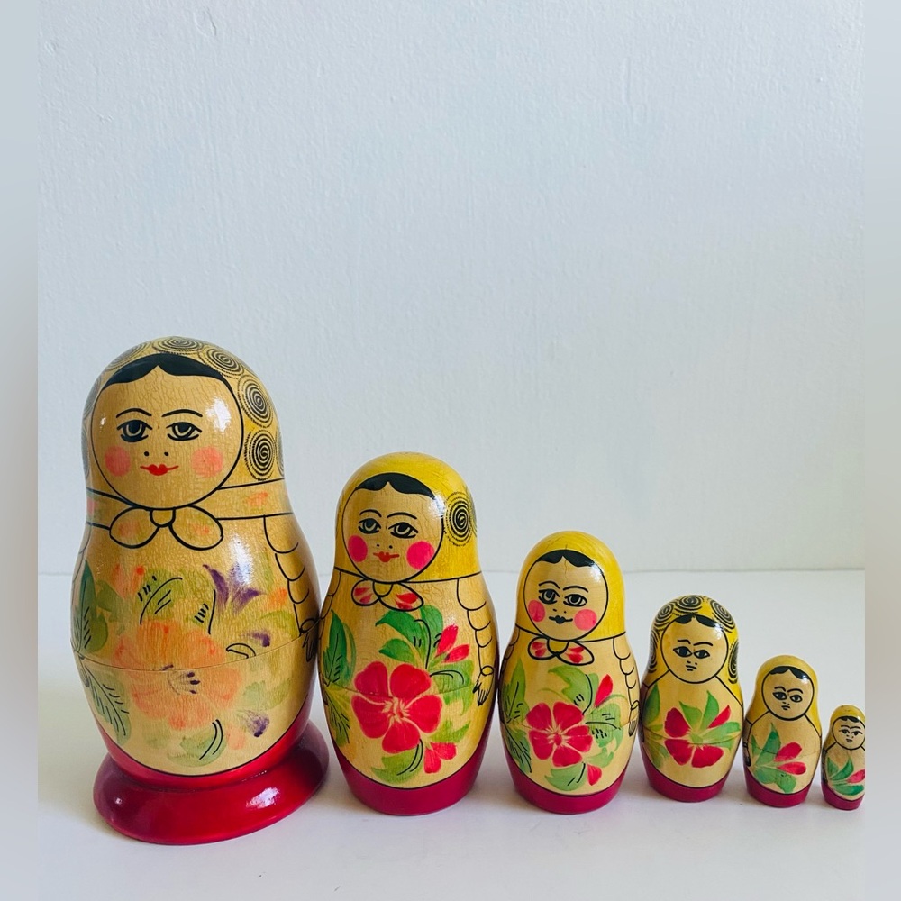 Russian Matryoshka Stackable Wood Hand painted Nesting dolls set of Six …